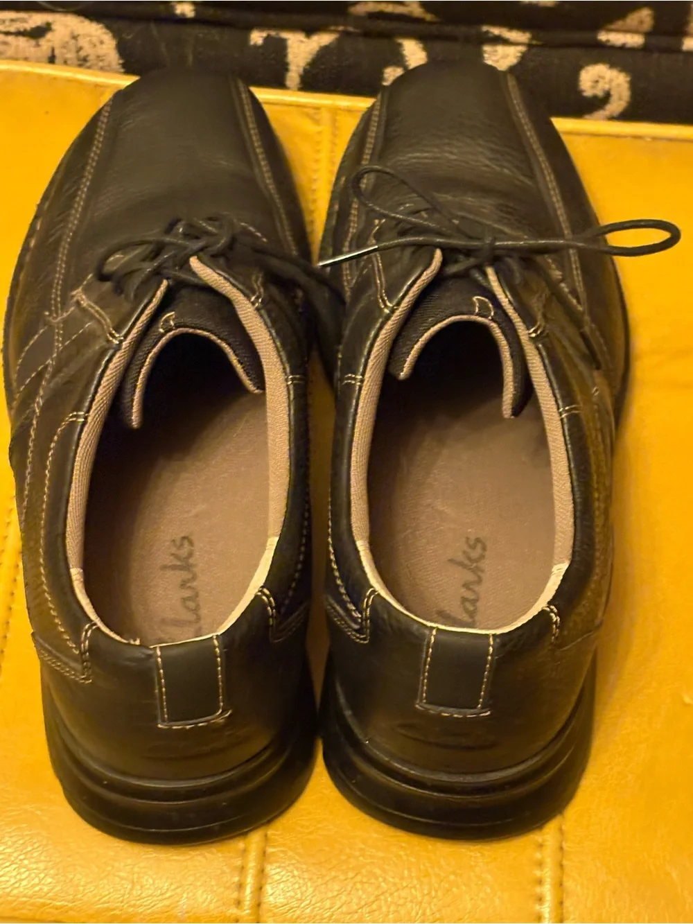 Clarks Black Leather Lace-Up Men's Oxfords with Contrast Stitching
